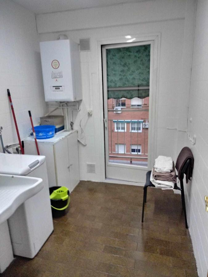 Bed and breakfast Residencia 12 Octubre Madrid